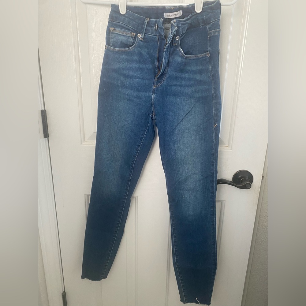 Good American skinny jeans fit like a glove